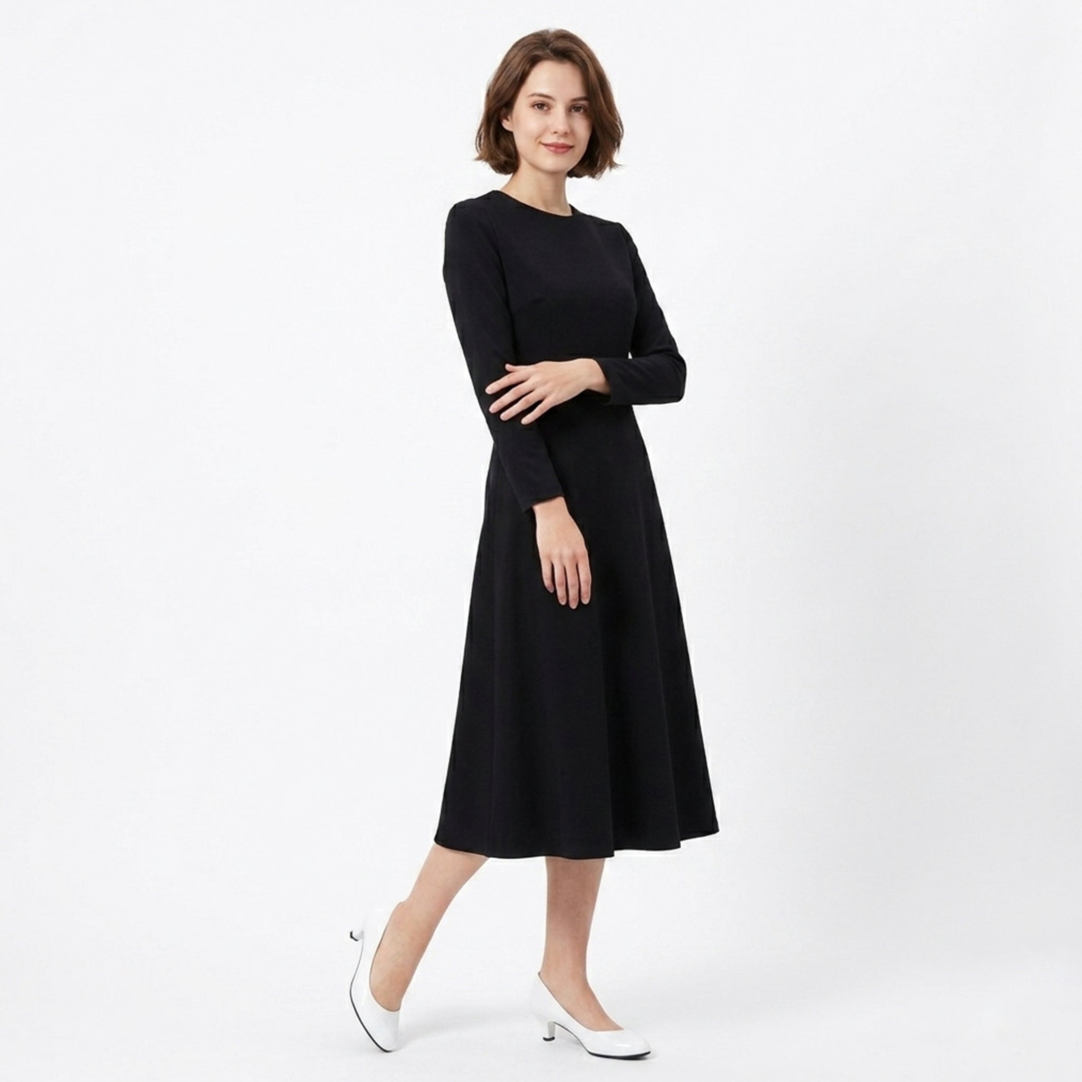 Round Toe Kitten Heel Court Pumps