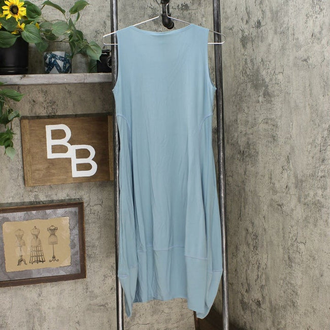 Women's Sleeveless Relaxed Midi Dress With Pockets