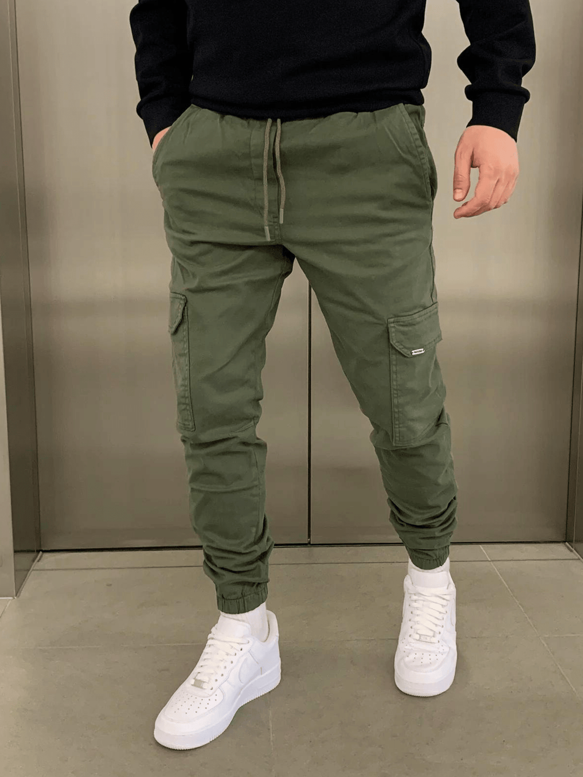 Relaxed Fit Cargo Jogger Pants With Elastic Waist
