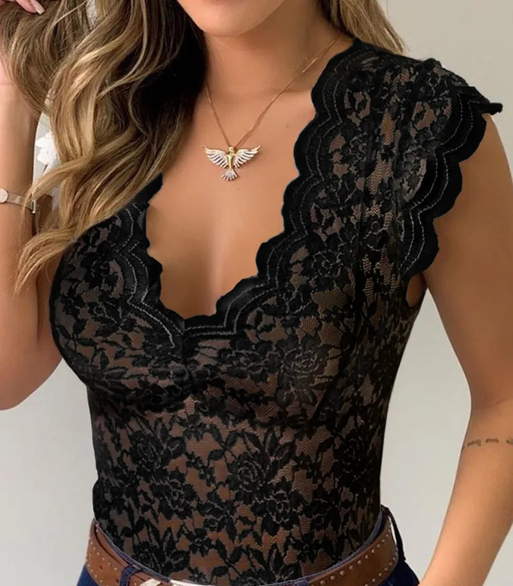 Fitted Lace V-Neck Short Sleeve Top