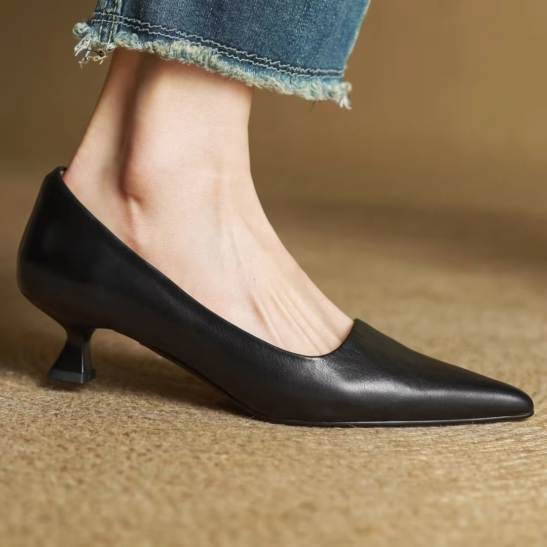 Leather Pointed-Toe Thin Heel Pump