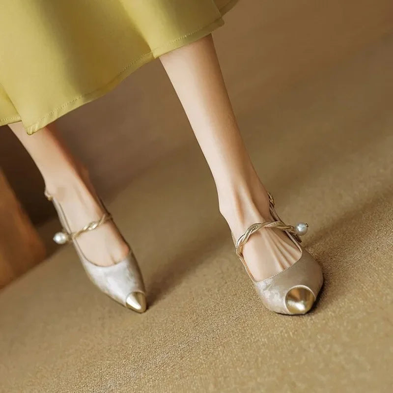 Pointed Toe Kitten Heels