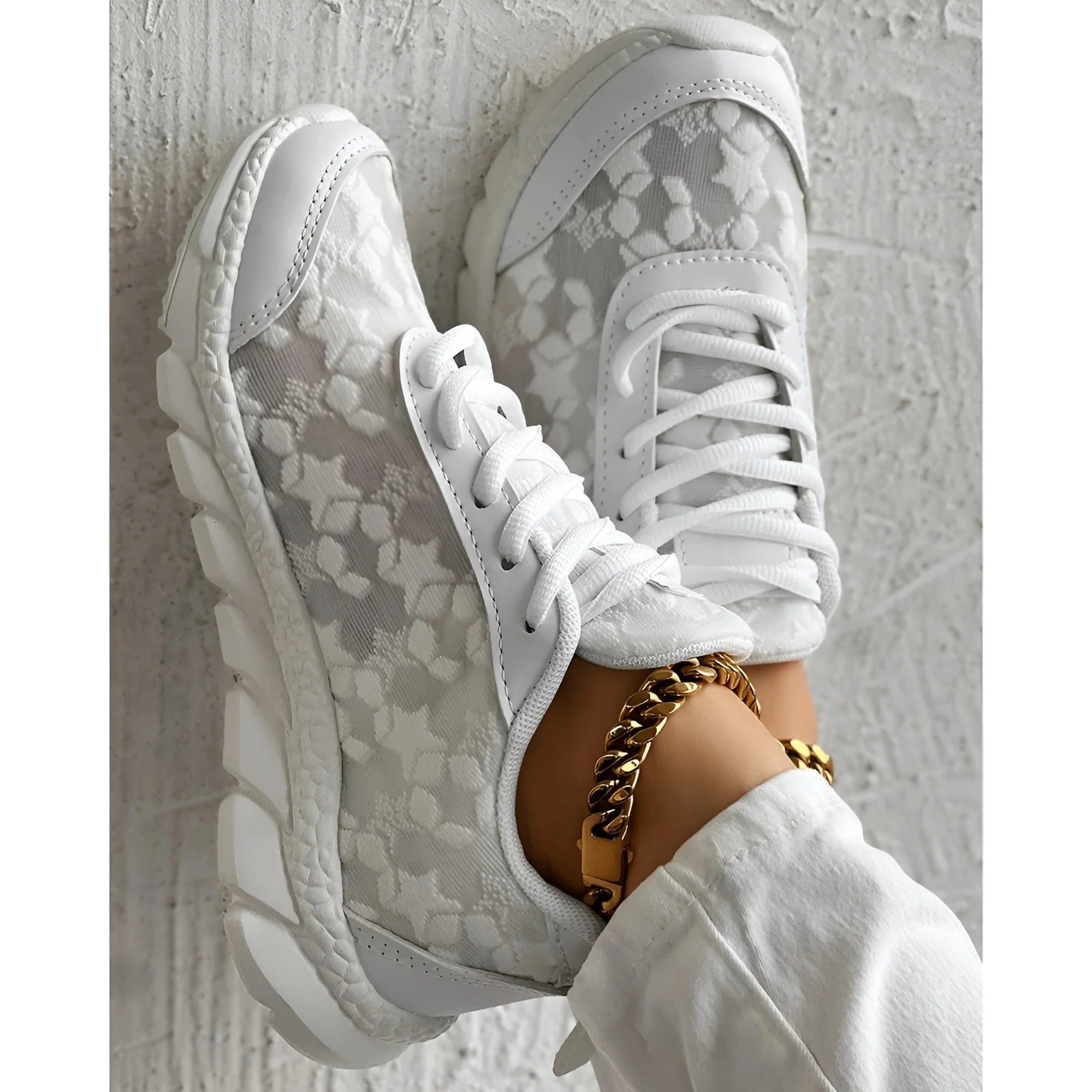 Lace-Up Closed-Toe Supportive Daily Wear Shoe
