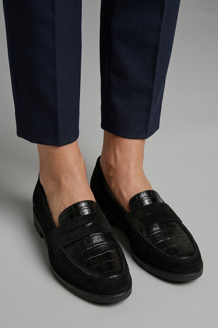 Croc-Embossed Orthopedic Slip-On Loafers
