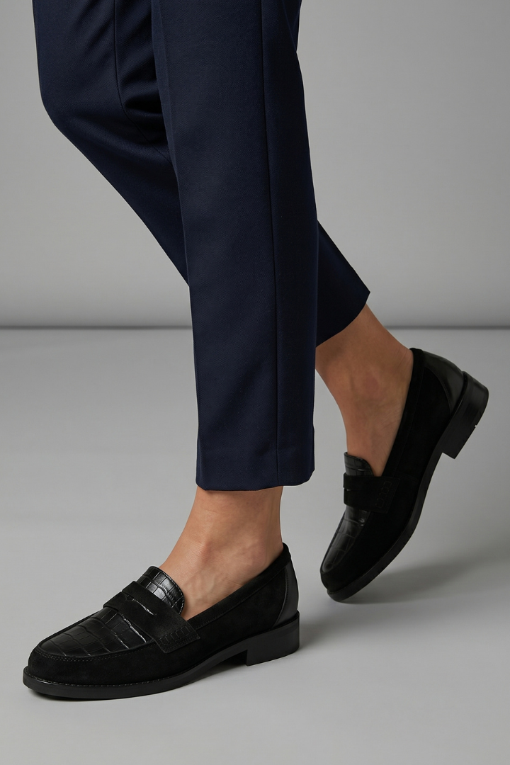 Croc-Embossed Orthopedic Slip-On Loafers