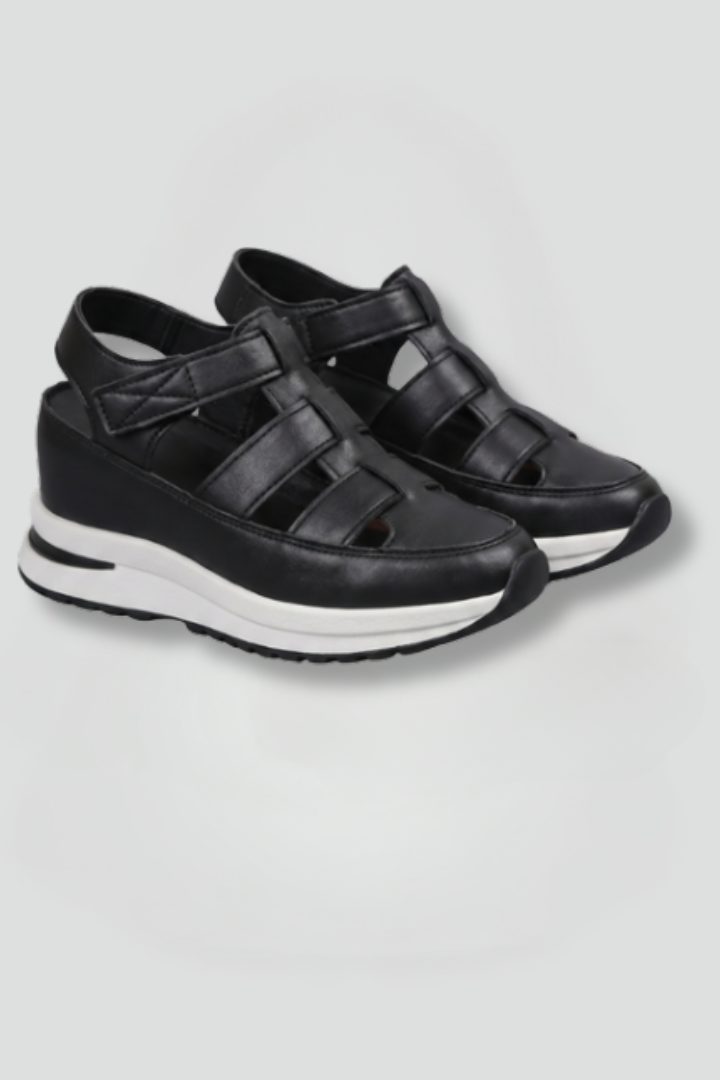 Women's Orthopaedic Closed-Toe Sandals with Textured Sole