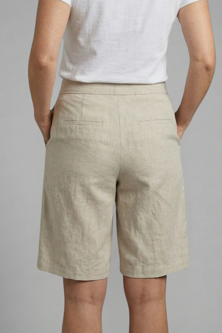 Knee-Length Shorts With Elastic Waist and Side Pockets