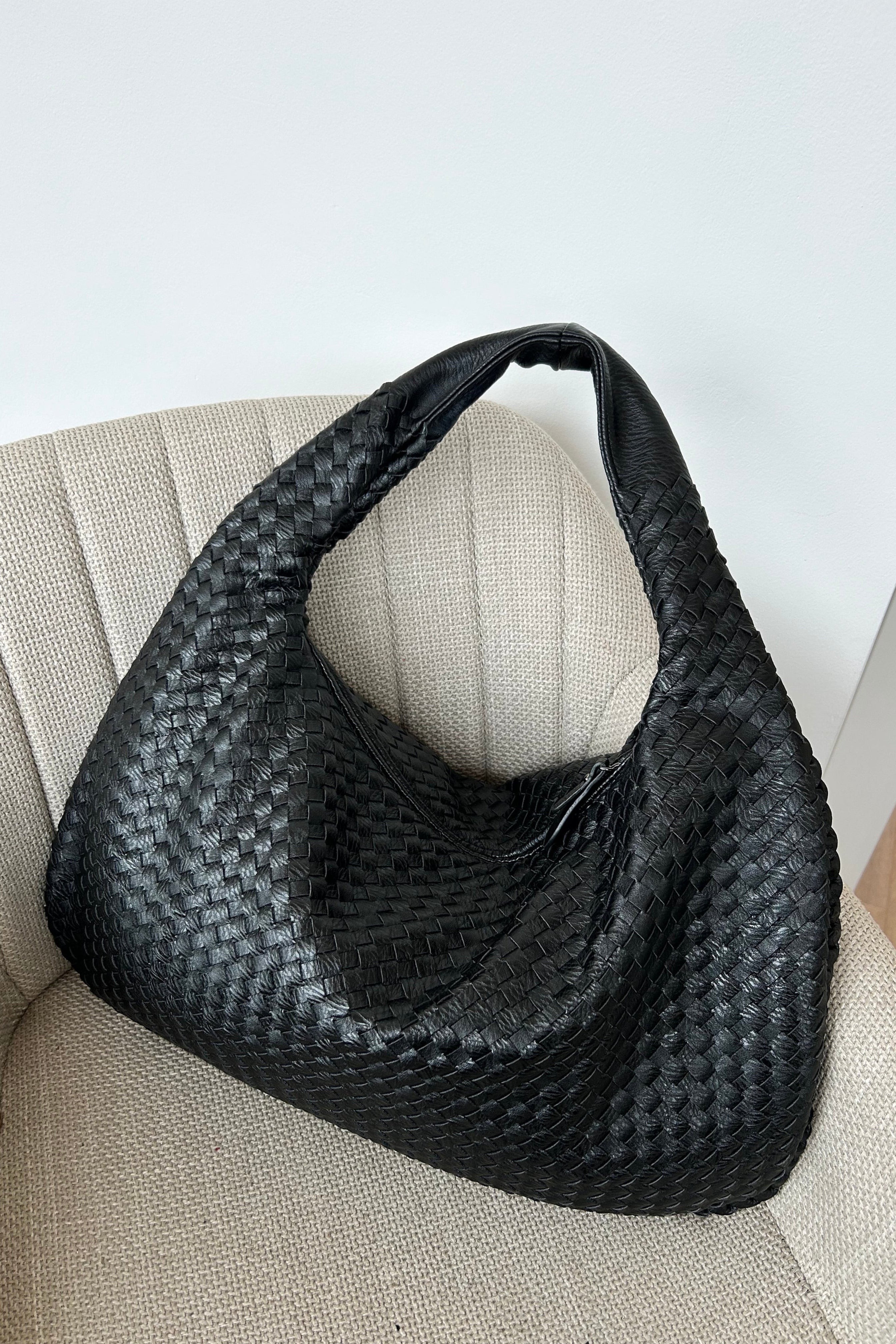 Large Structured Tote Bag with Interior Pockets