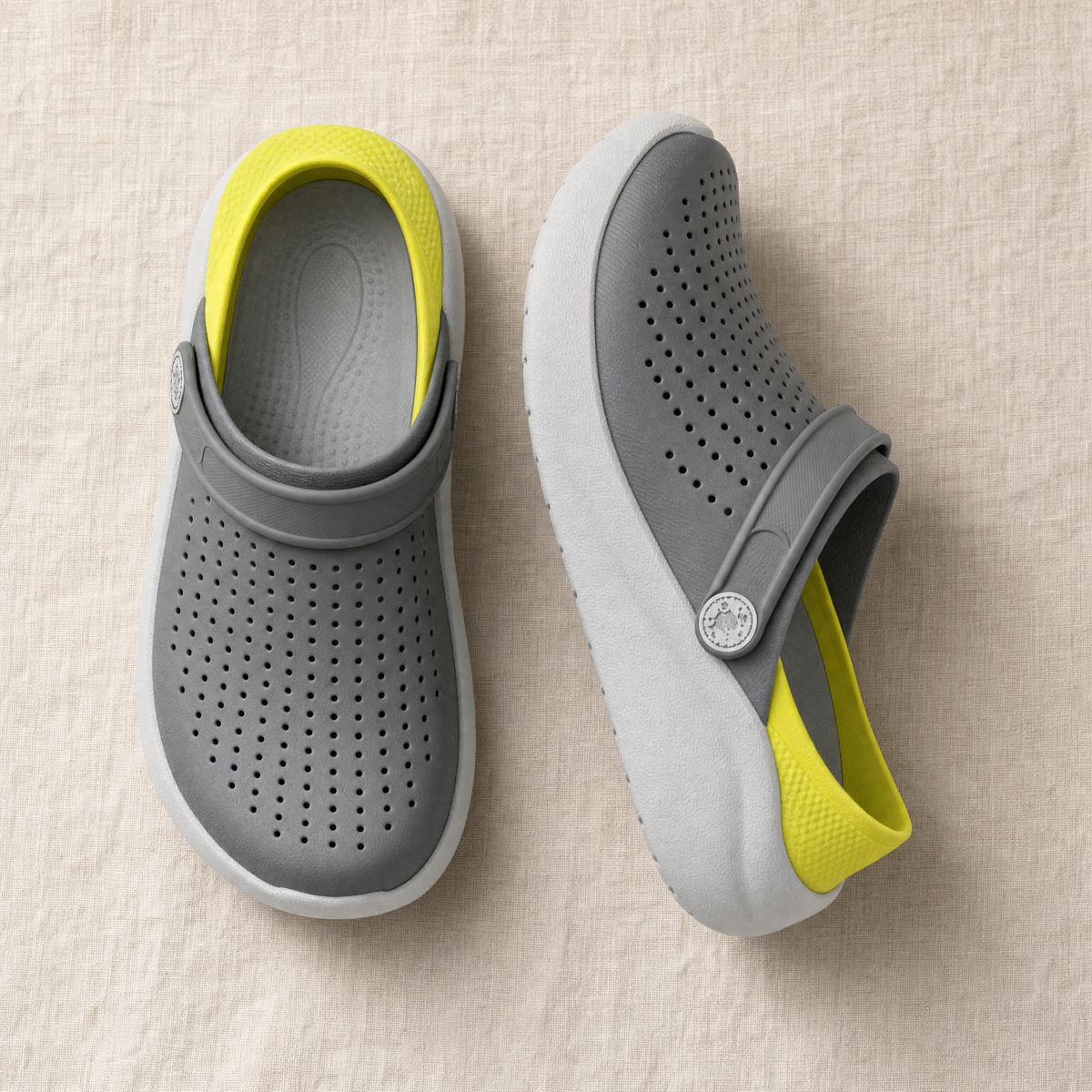 Two-tone grey cushioned clogs, flatlay