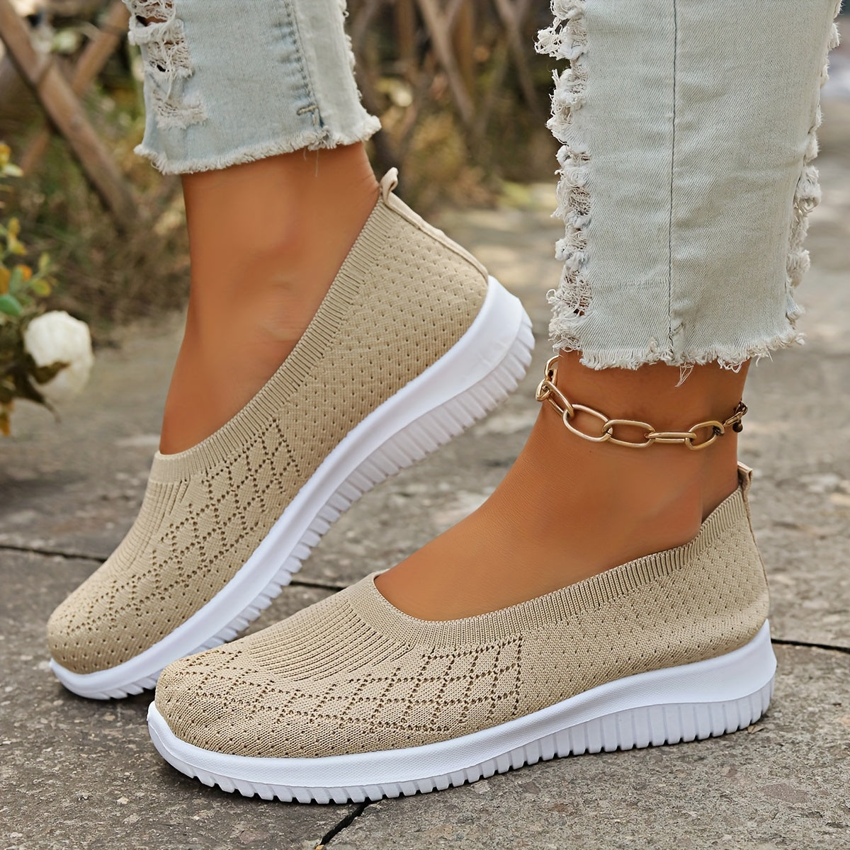 Knit Upper Closed Toe Slip-On Flat