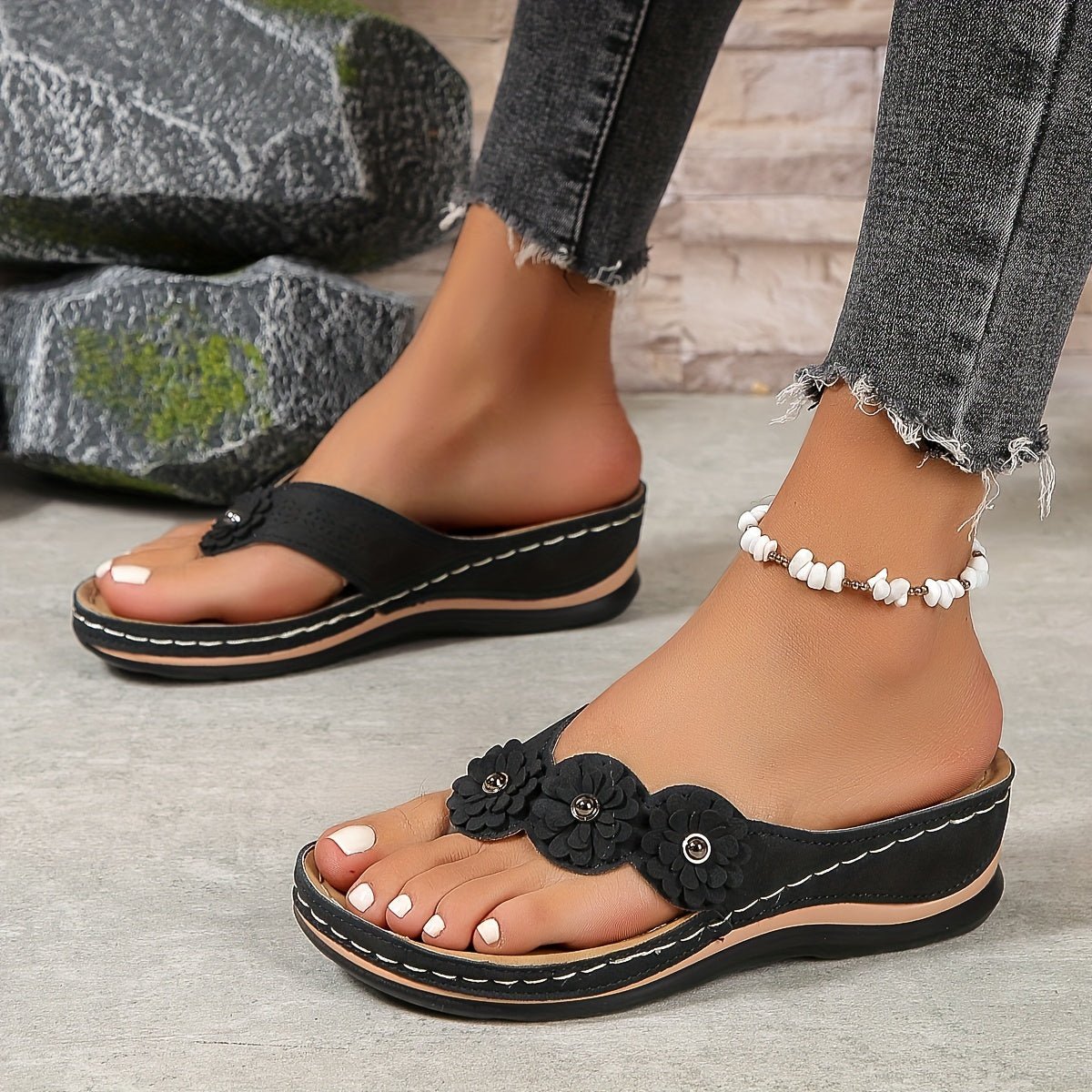 Women's Platform Wedge Thong Sandals With Floral Detail