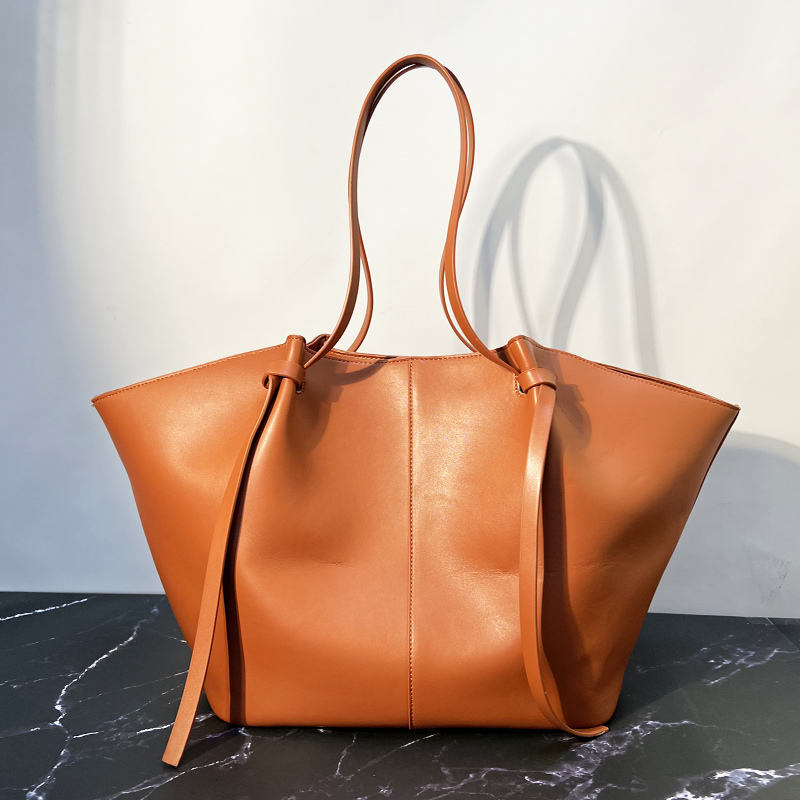 Scarlett Large Tote Bag with Zipper and Adjustable Straps