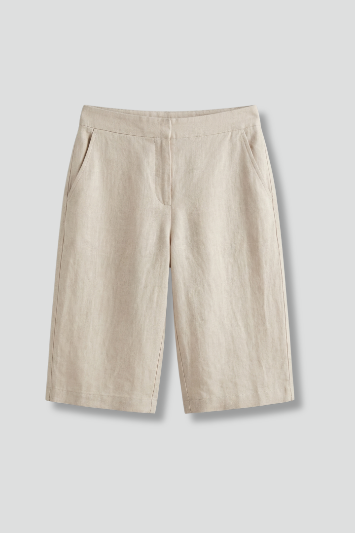 Knee-Length Shorts With Elastic Waist and Side Pockets