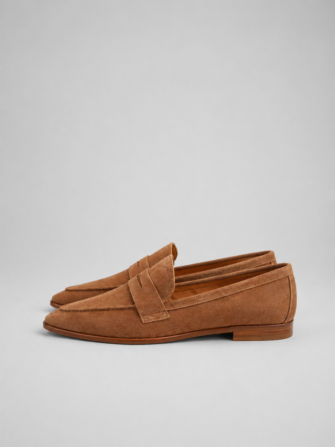 Pointed Comfort Loafers in Suede Style