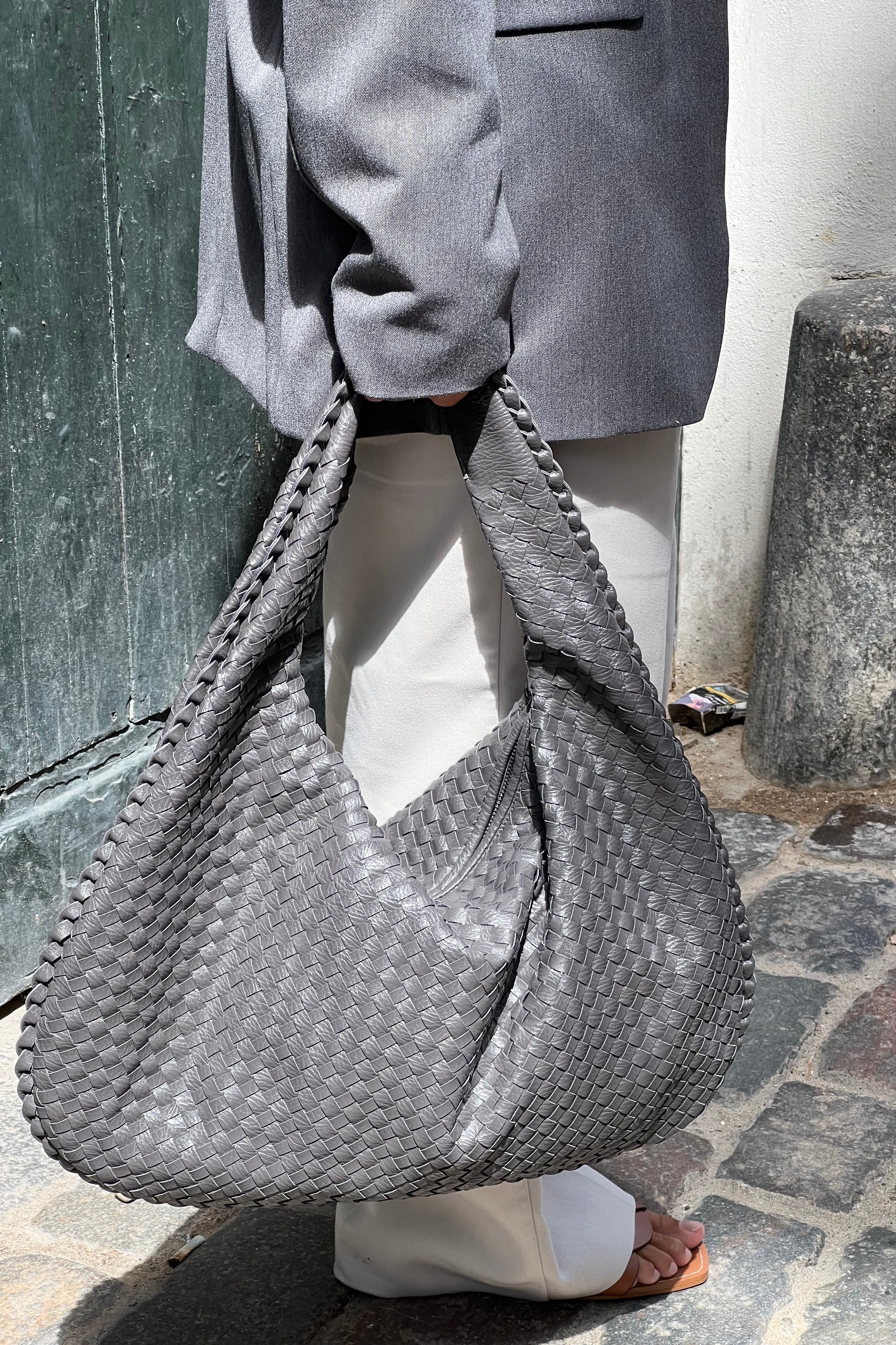 Large Structured Tote Bag with Interior Pockets