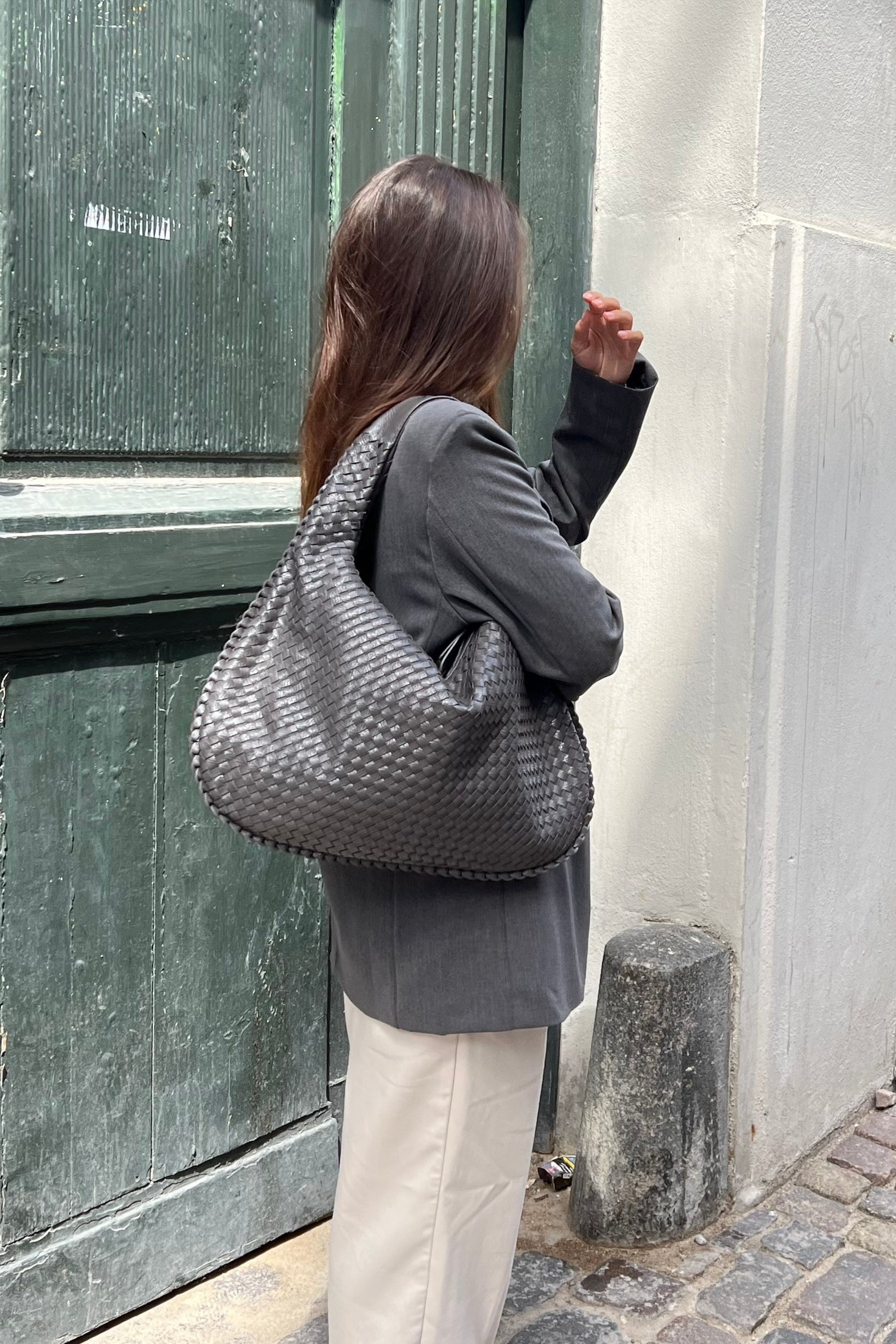 Large Structured Tote Bag with Interior Pockets