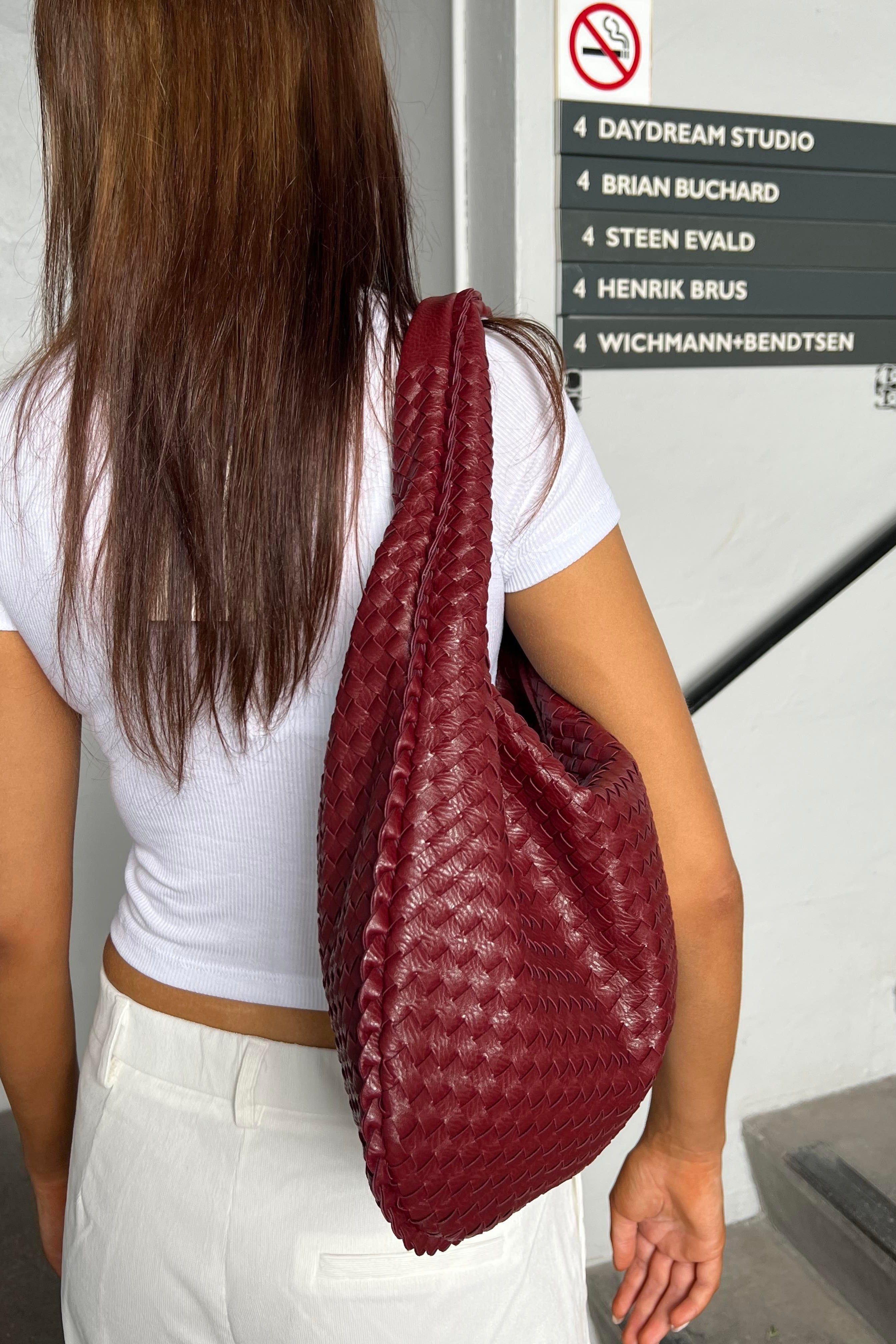 Large Structured Tote Bag with Interior Pockets