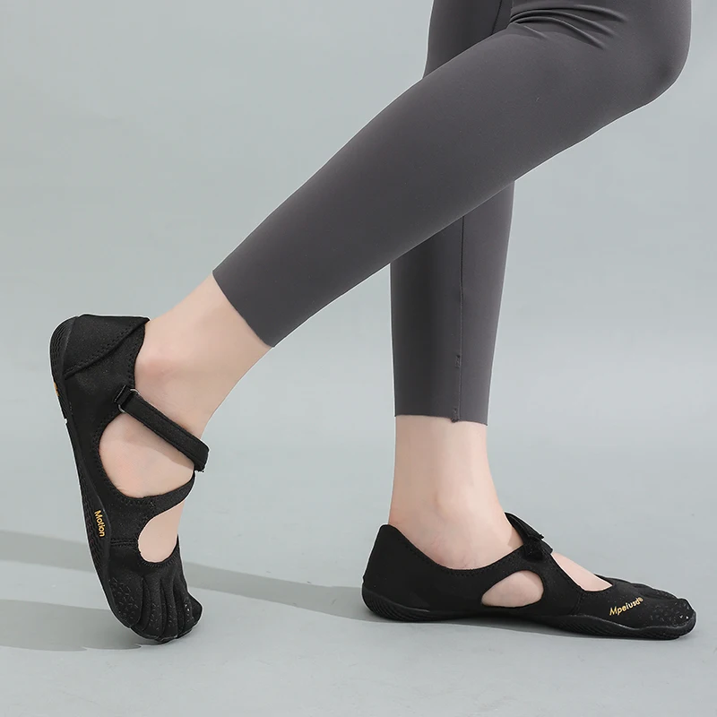 Five Toe Minimalist Barefoot Flats with Loop Strap
