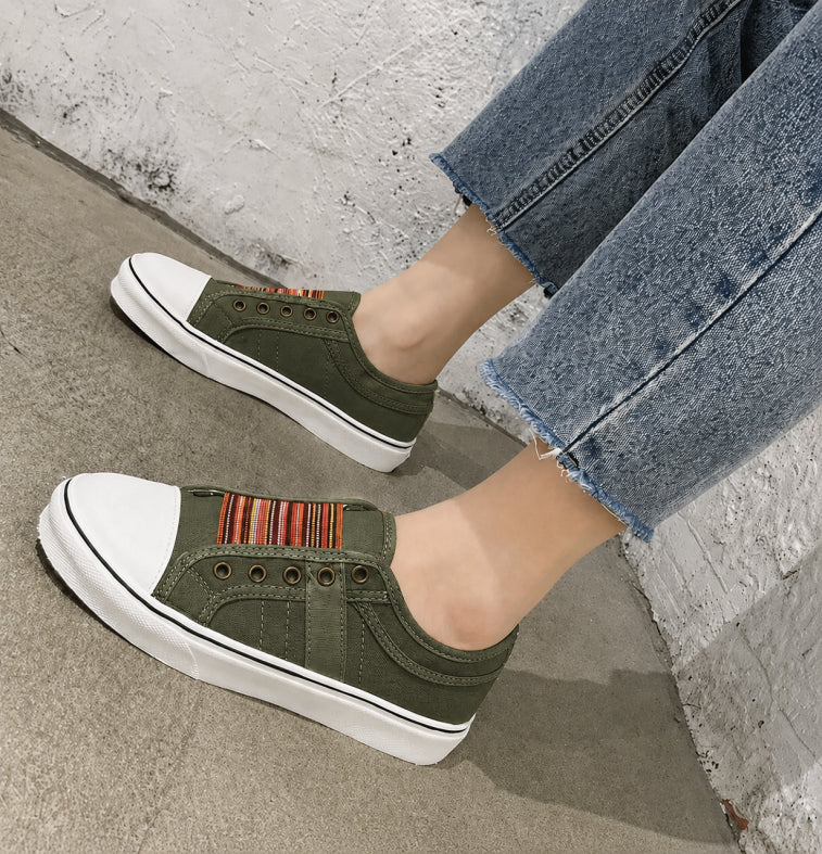 Slip On Summer Sneakers With Breathable Mesh Upper