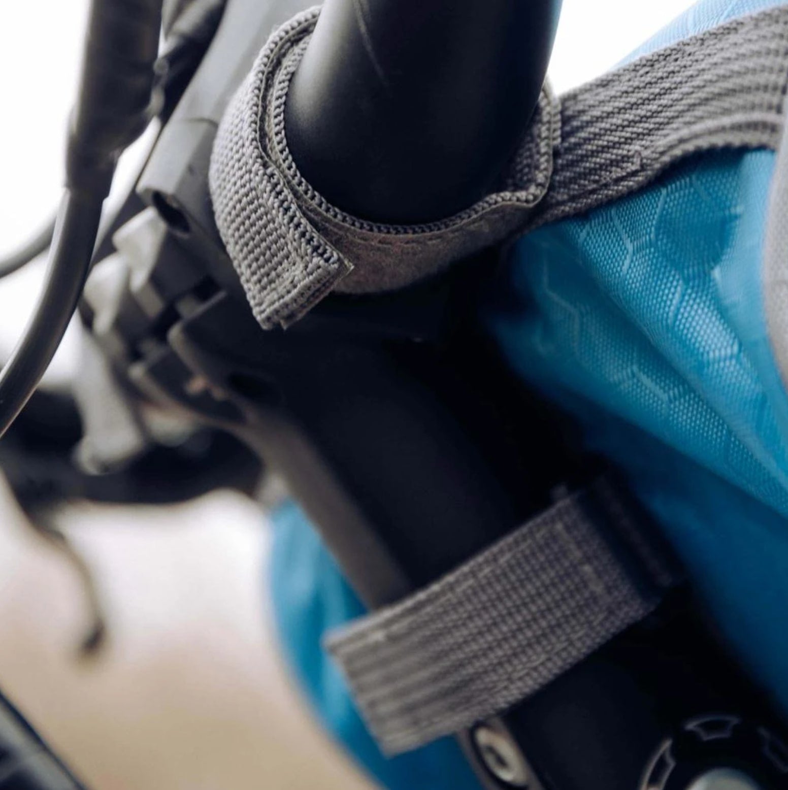 Waterproof Handlebar Bike Bag with Touchscreen Window