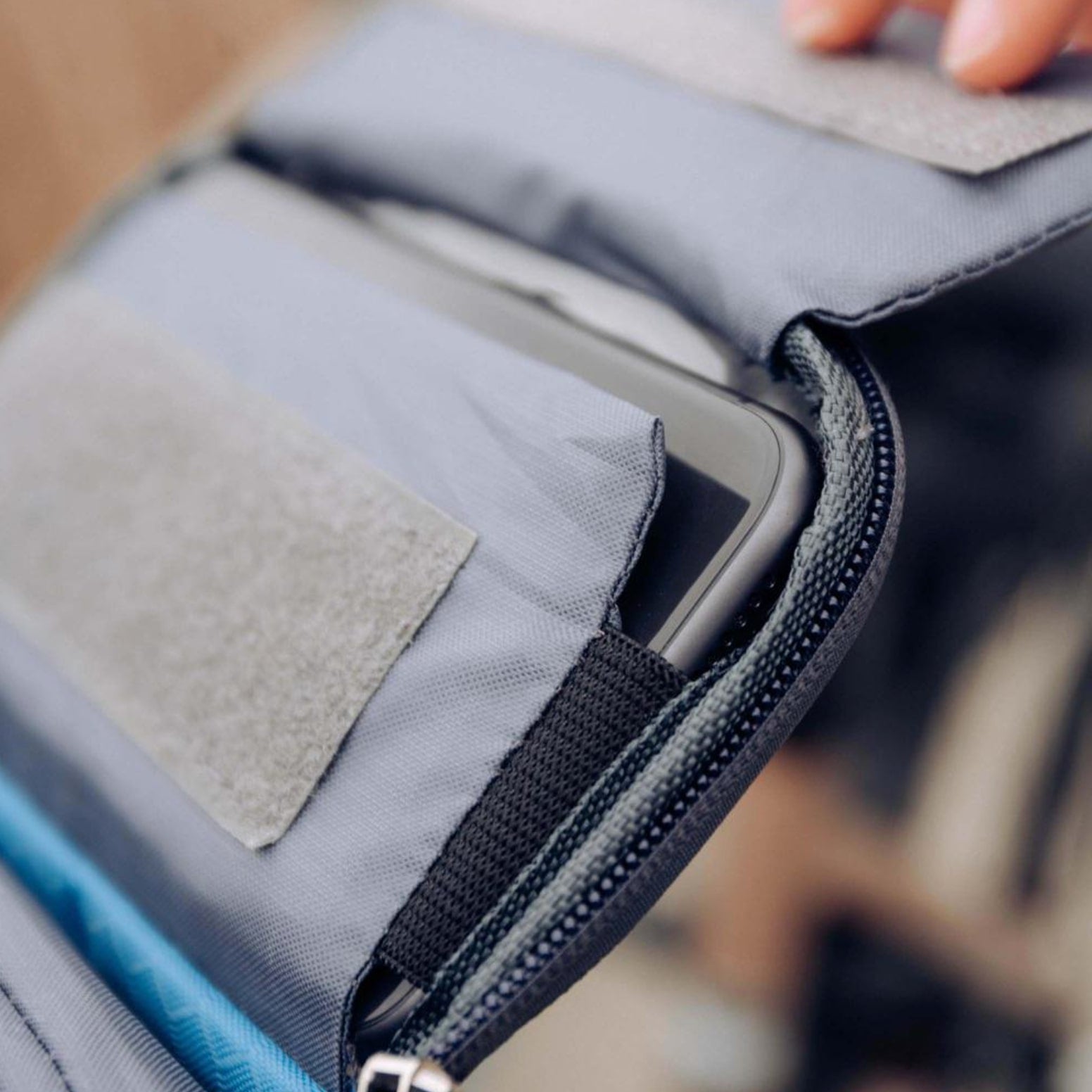 Waterproof Handlebar Bike Bag with Touchscreen Window