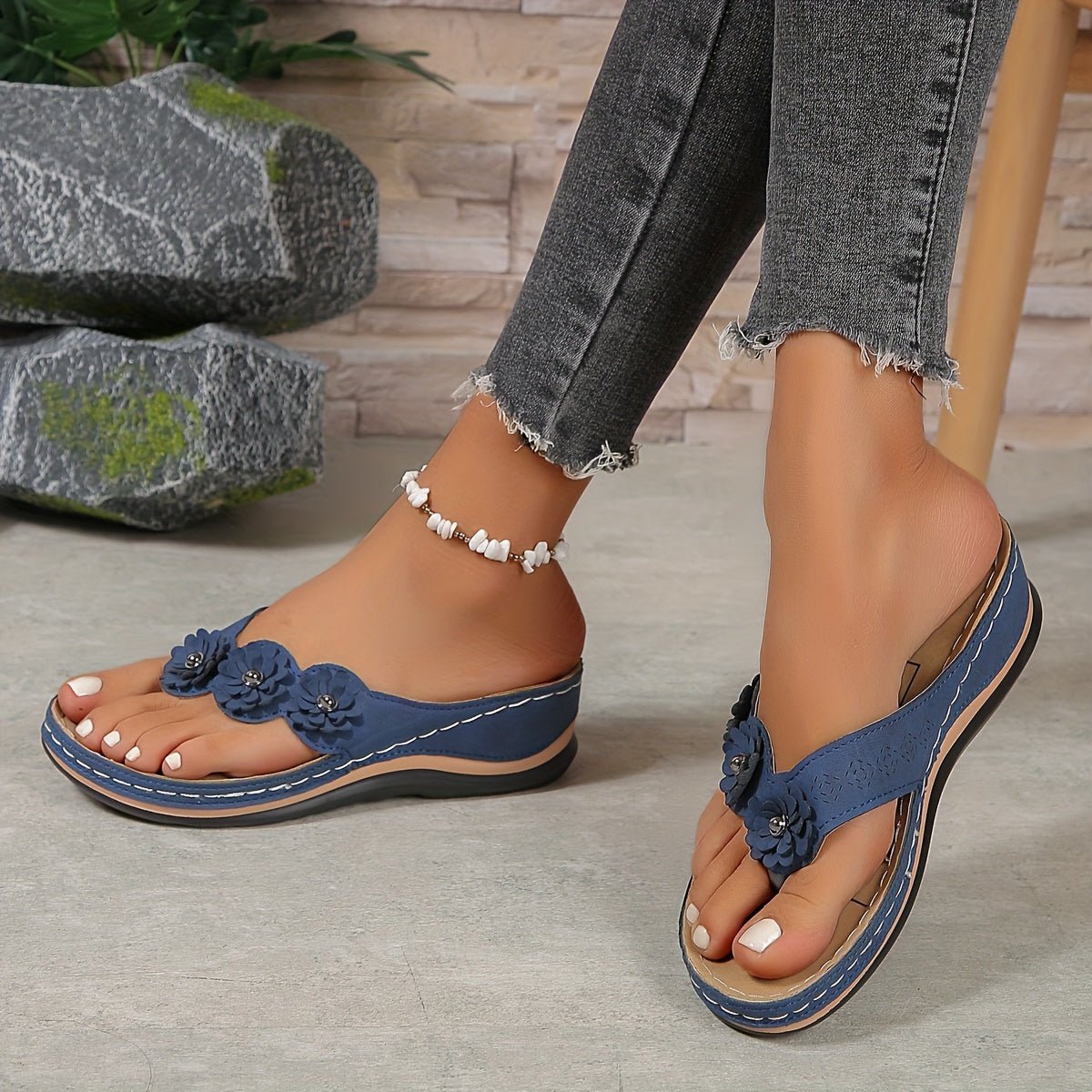 Women's Platform Wedge Thong Sandals With Floral Detail