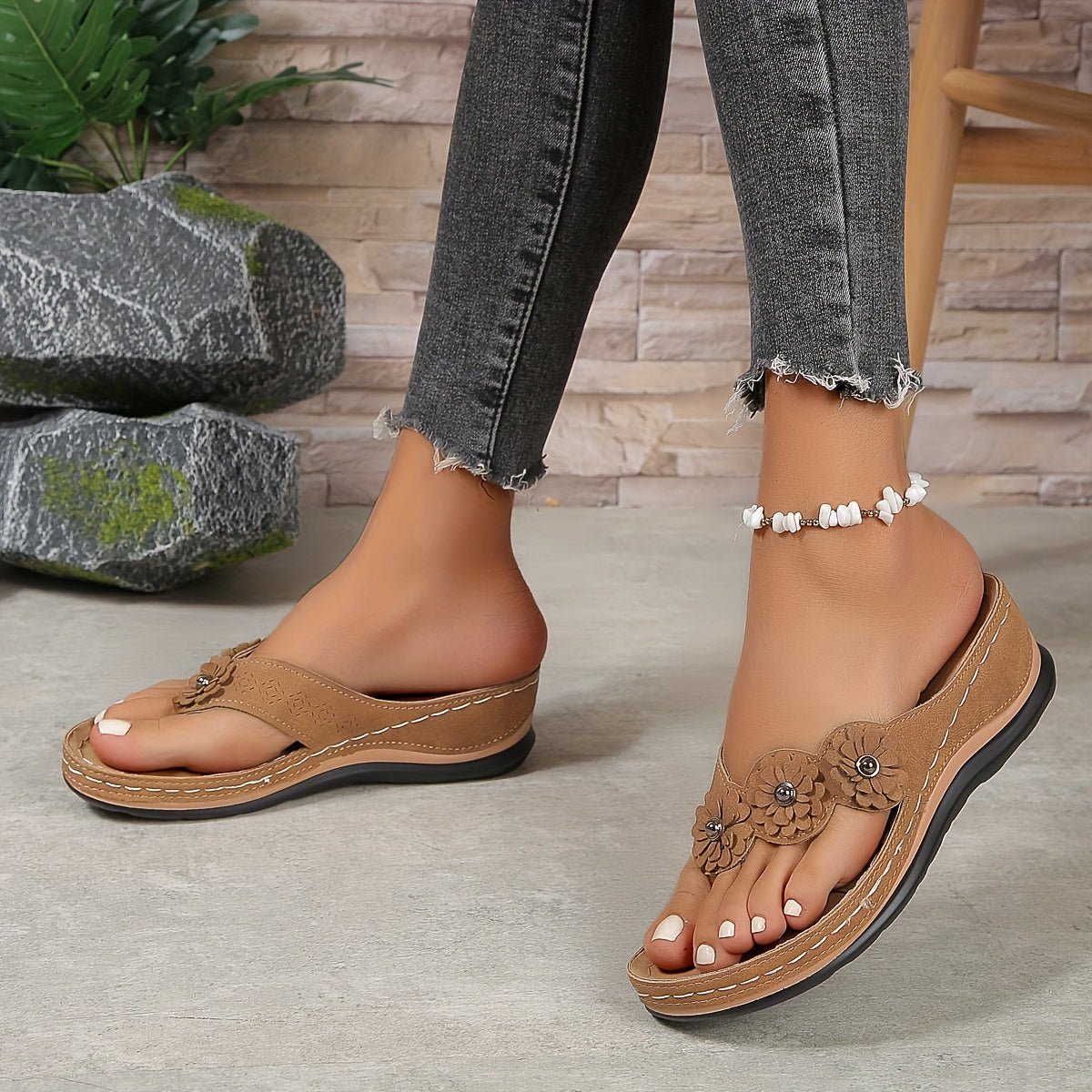 Women's Platform Wedge Thong Sandals With Floral Detail
