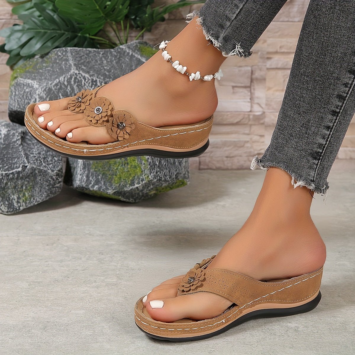 Women's Platform Wedge Thong Sandals With Floral Detail